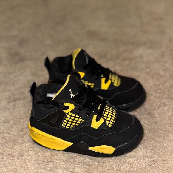 Jordan 4 retro  yellow & black size 7C - Picture 4 of 4